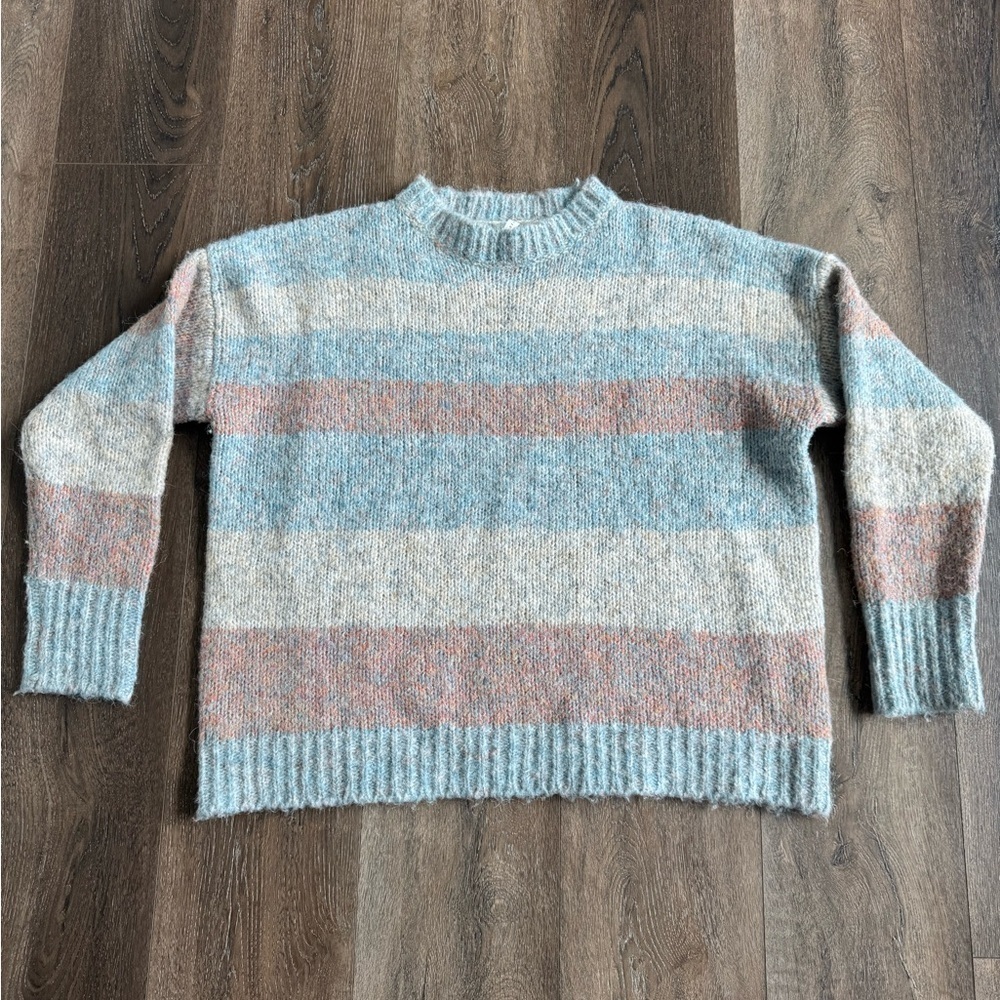 Dreamers by Debut Sweater.  Women’s size small.  Beautiful neutral colors!